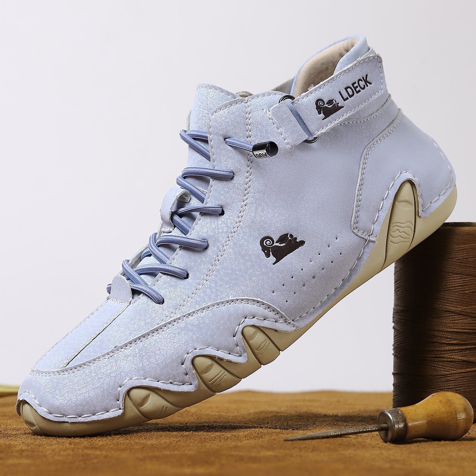 LDeck™ - Waterproof and breathable orthopedic shoes