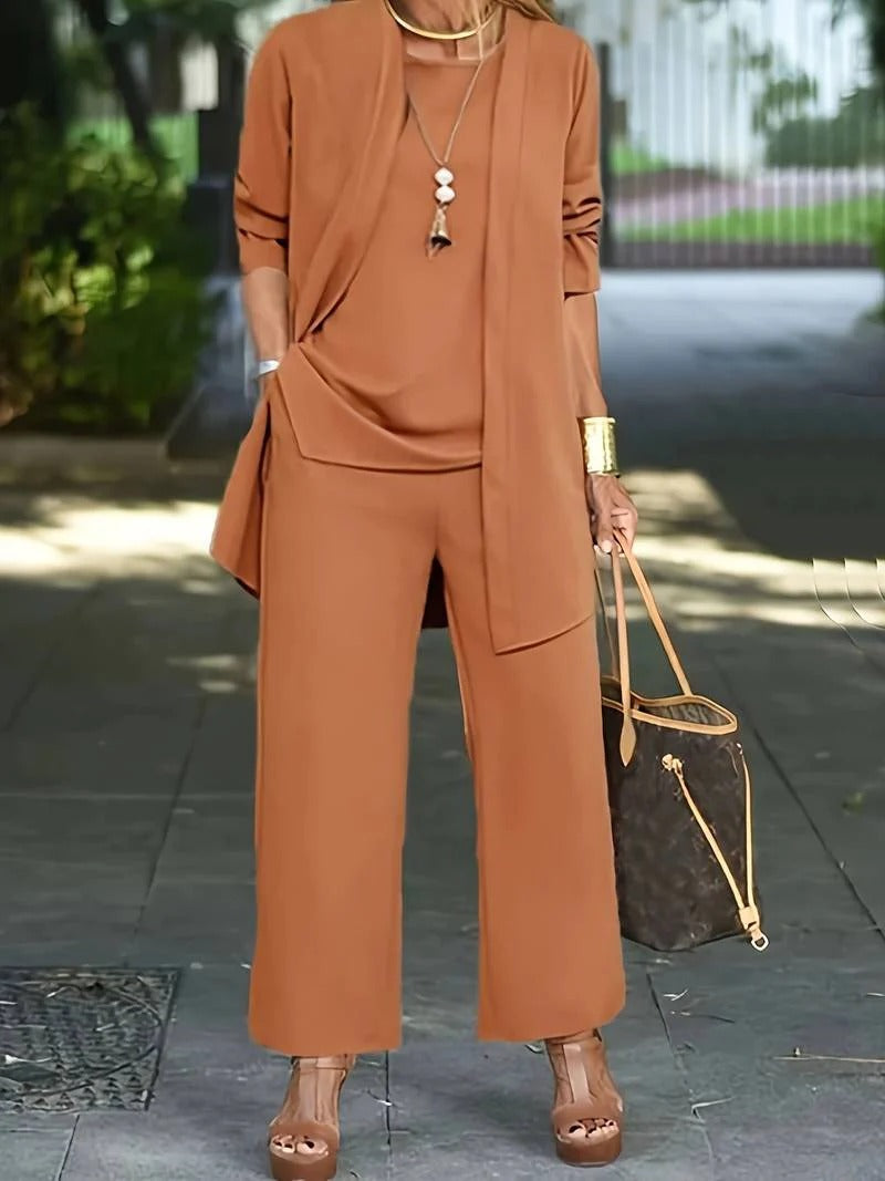 Marga - Casual three-piece set for women.
