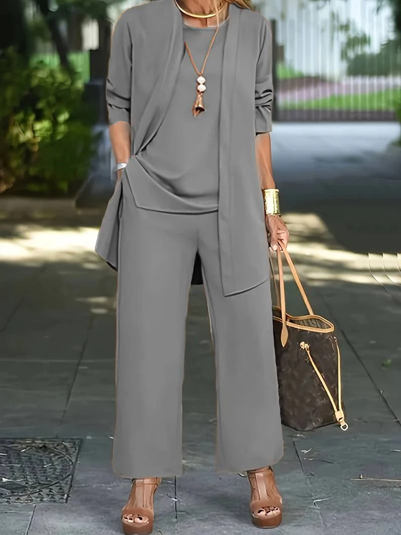 Marga - Casual three-piece set for women.