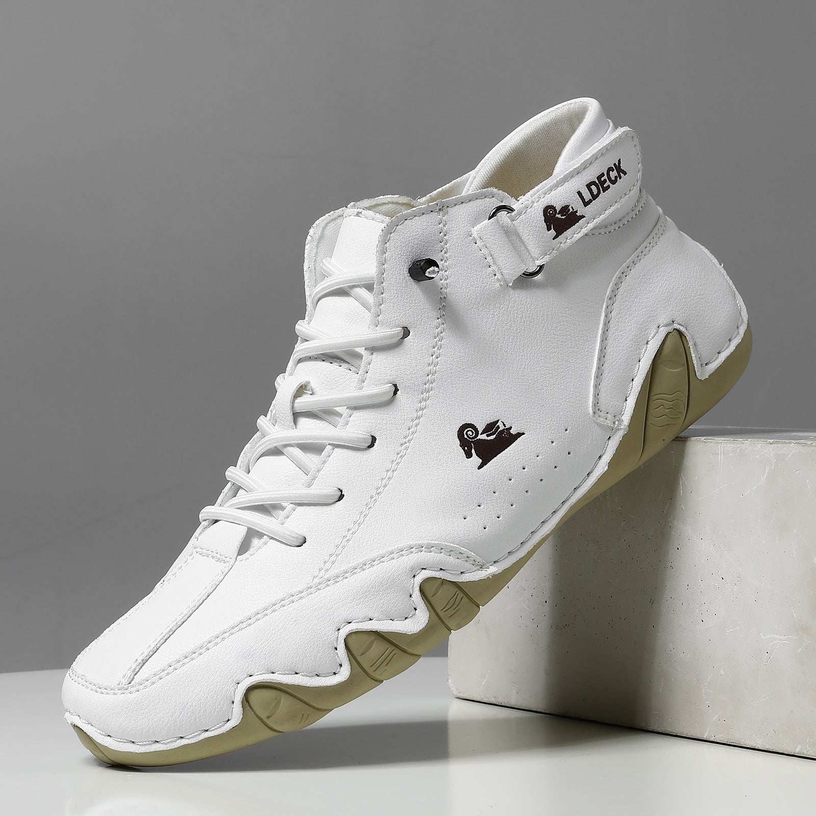 LDeck™ - Waterproof and breathable orthopedic shoes