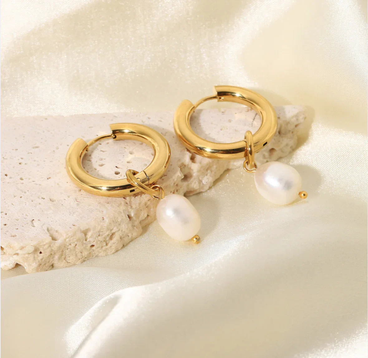 Dreamy Pearl Earrings